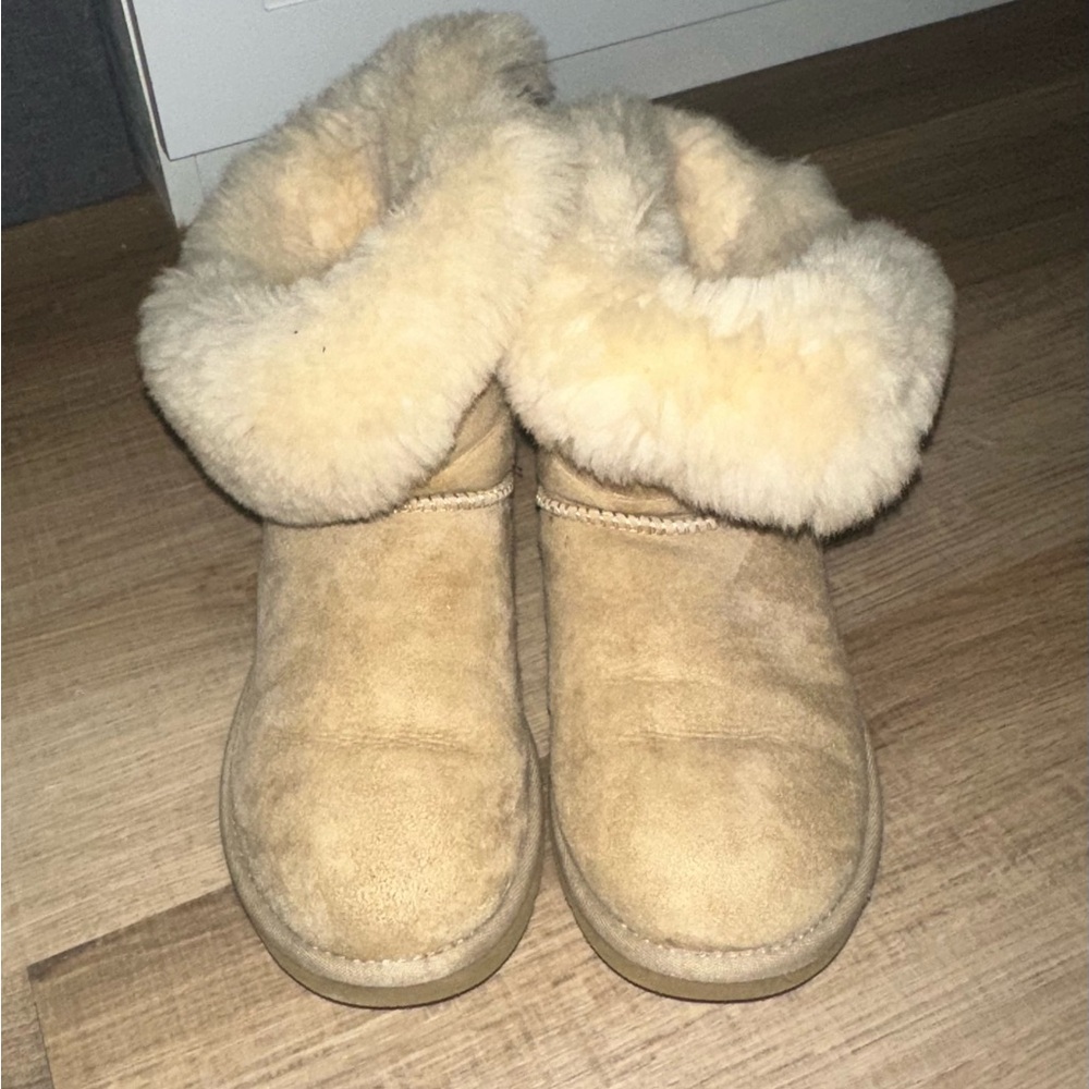 UGG Beige Sheepskin Bailey Boots